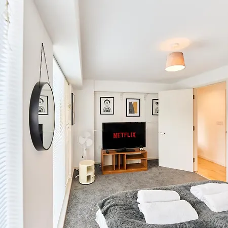Luxury Centre Flat With Free Parking Leeds (West Yorkshire)