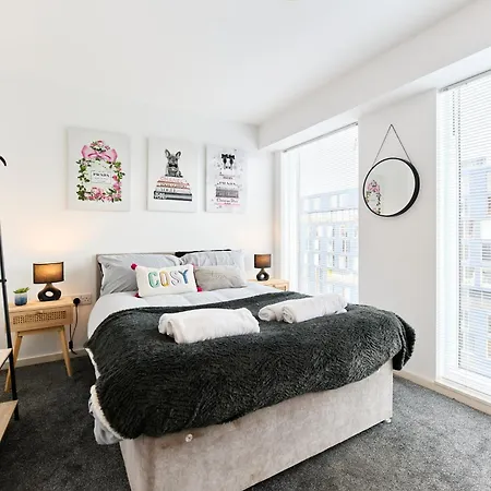 Luxury Centre Flat With Free Parking * Leeds (West Yorkshire)