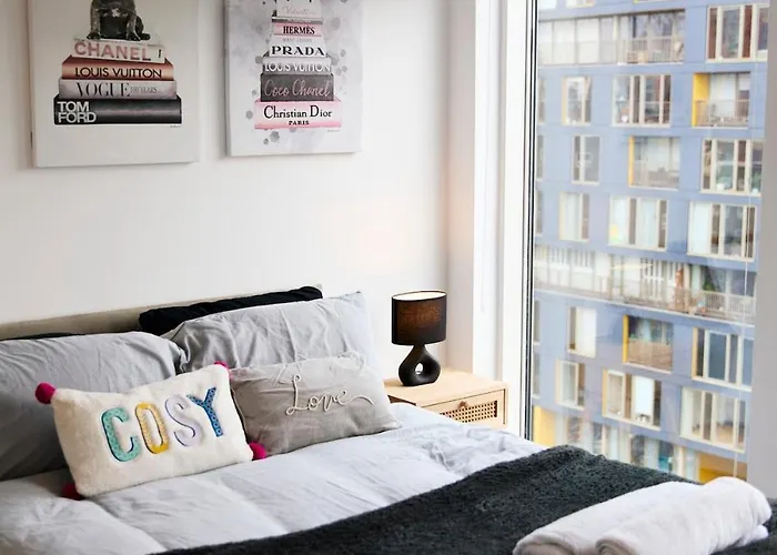 Luxury Centre Flat With Free Parking *