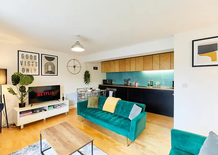 Luxury Centre Flat With Free Parking 利兹