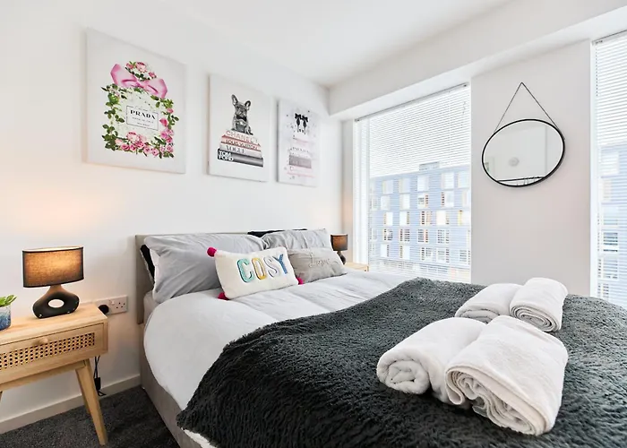 Luxury Centre Flat With Free Parking 利兹