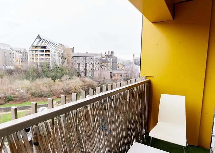 Luxury Centre Flat With Free Parking 아파트