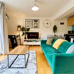 דירה Luxury Centre Flat With Free Parking