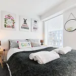 דירה Luxury Centre Flat With Free Parking *